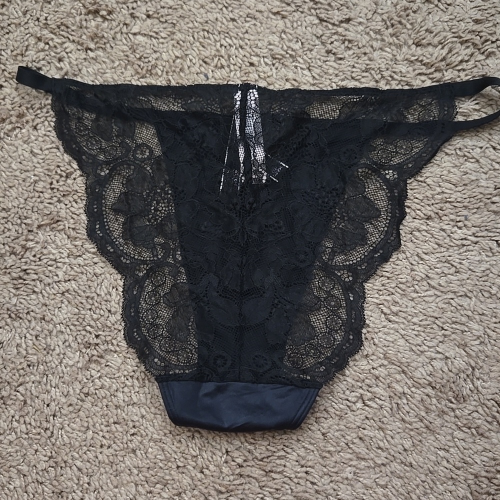 Victoria's Secret Very Sexy Black Satin Lace V-Front String Cheeky New With Tag - Picture 10 of 12